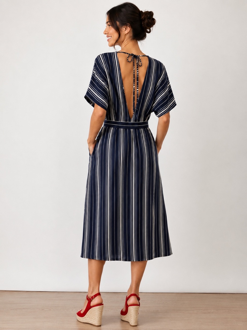 Grifflin Paris Striped Navy and White Dress Size M
